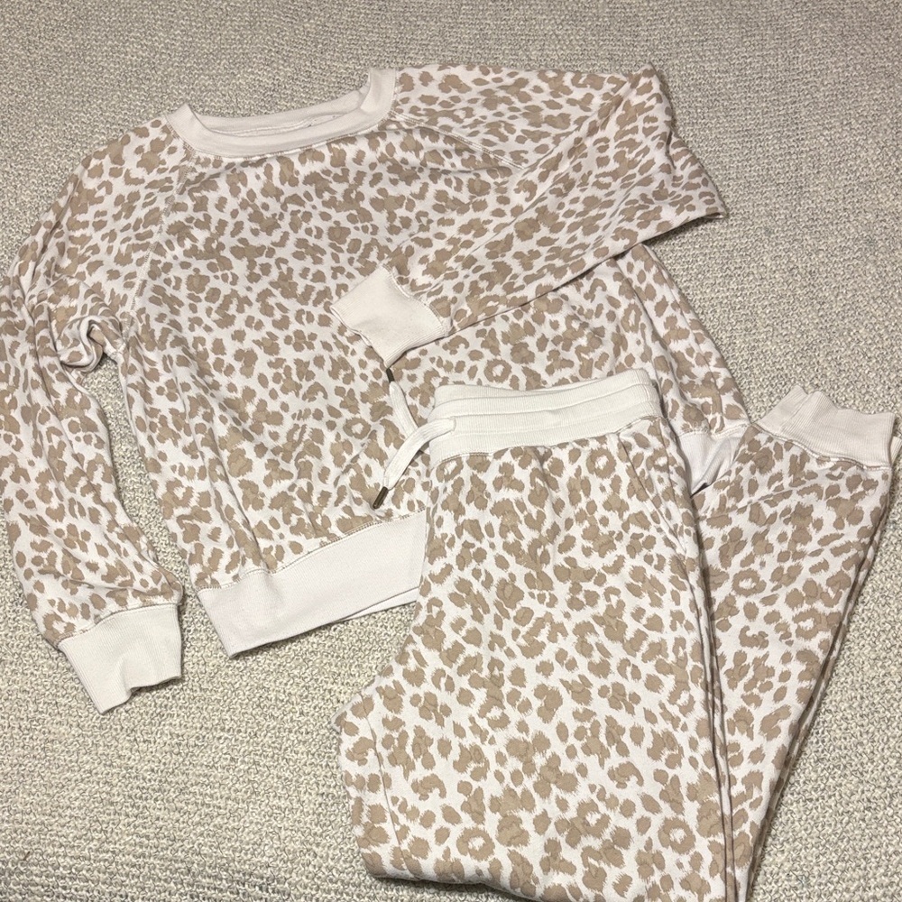 Old Navy Cream Leopard Print Jogger and Crewneck Sweatshirt Set